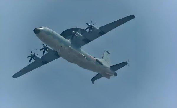 京海配资 空警700不只是一种简单的预警机, 而是专门中美空战量身定制