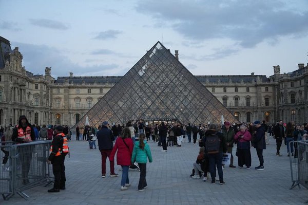 捷希缘 涉嫌参与有组织团伙盗窃，一卢浮宫抢劫案嫌疑人被起诉